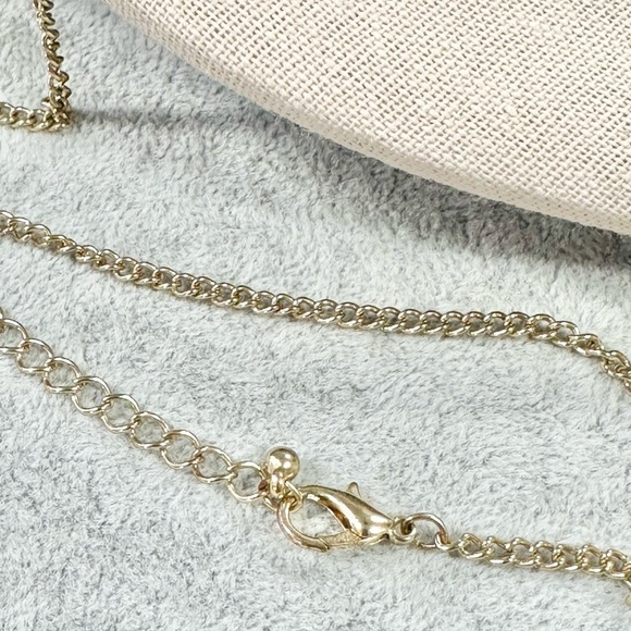 Vintage Gold Tone Mesh Large Run Way Statement Long Necklace - Picture 4 of 4